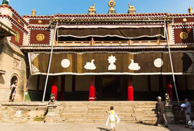 青海湖-日月山-塔爾寺